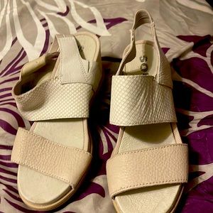 Sorels barely used! Still can see the name on them..